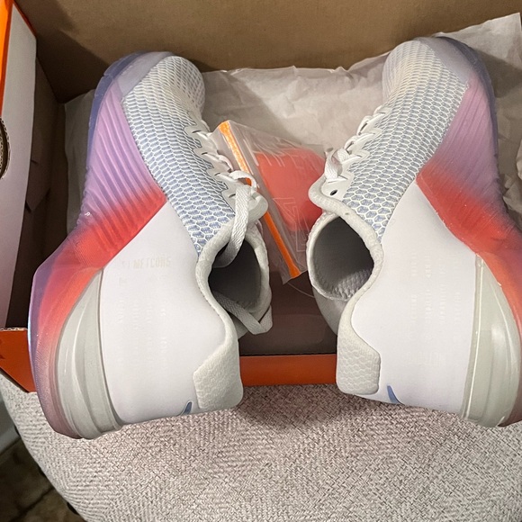 NIKE WOMEN NIB AUTHENTIC METCON5 PRM WHITE/PSYCHIC CROSSING TRAINING SNEAKERS - Picture 4 of 17